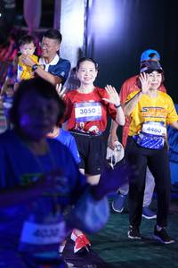 BIB: 4030, 3050, 4460
                            <button type="button" onclick="openModal(26261105)" class="btn btn-primary btn-sm float-right btn-popup" data-toggle="modal" data-target=".modal-high-quality">
                        <i class="fas fa-shopping-cart"></i> Add to Cart
                    </button>
                                            <button type="button" onclick="isThisMe(26261105, true)" class="btn btn-success btn-sm float-right btn-popup btn-isme hidden" data-toggle="tooltip" data-placement="bottom" title="นี่คือรูปของคุณใช่ไหม คลิกที่นี่เพื่อเอาเข้าอัลบั้ม">
                        <i class="fas fa-plus"></i> Add to album
                    </button>
                    <button type="button" onclick="isThisMe(26261105, false)" class="btn btn-warning btn-sm float-right btn-popup btn-isnotme hidden">
                        <i class="fas fa-ban"></i> Remove from album
                    </button>